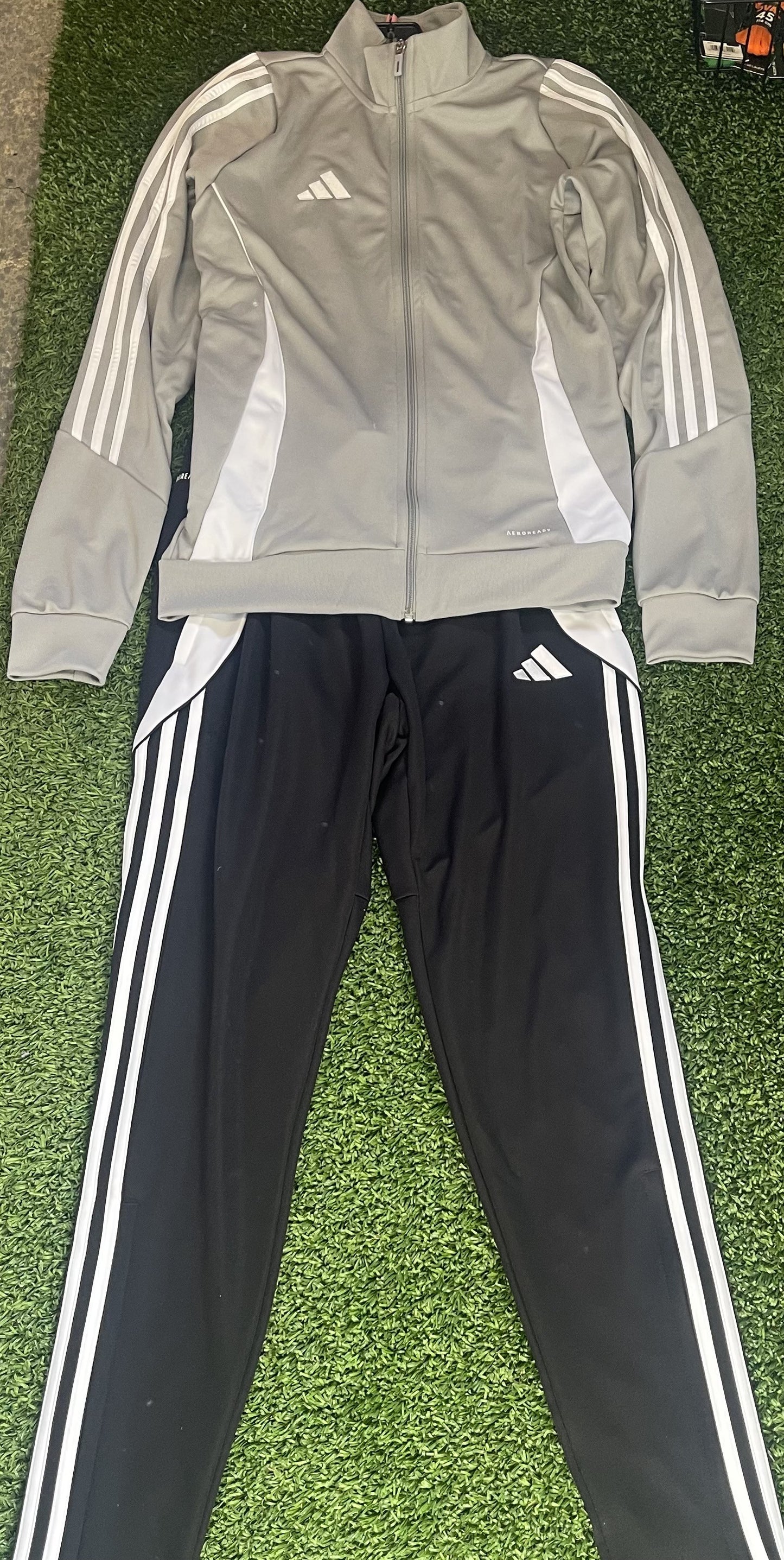 Columbia Premiere Academy Warm Up Kit